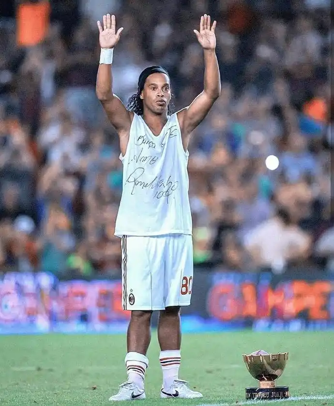 在各界的聚 在各界的聚